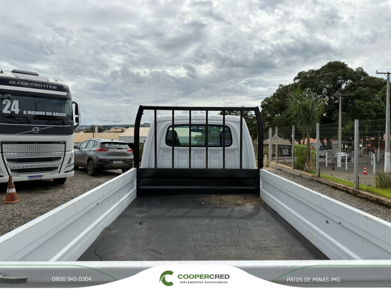 HR Hyundai Branca 24/25 Com Carroceria Facchni
