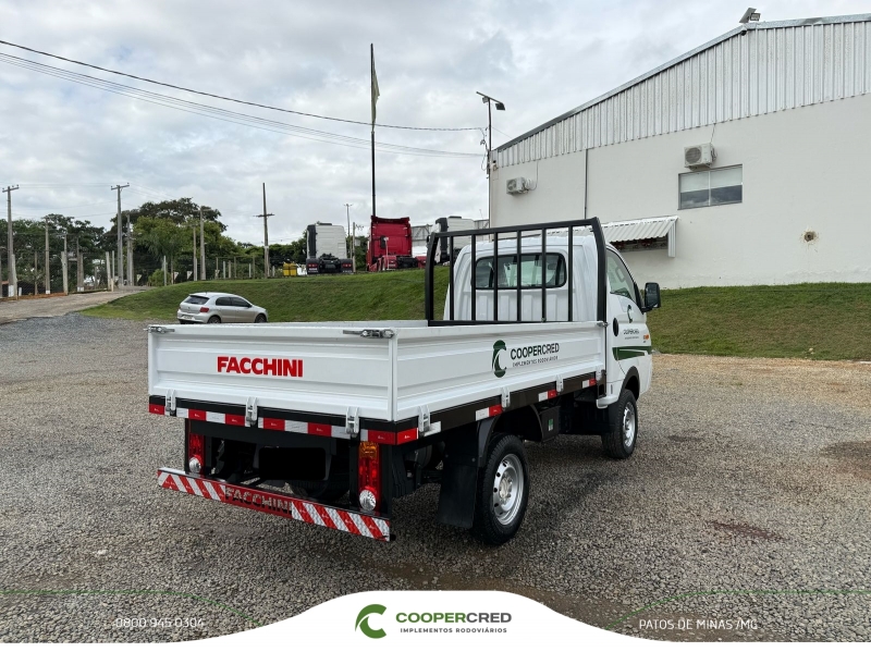HR Hyundai Branca 24/25 Com Carroceria Facchni