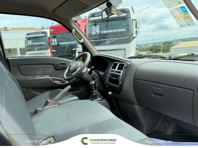 HR Hyundai Branca 24/25 Com Carroceria Facchni