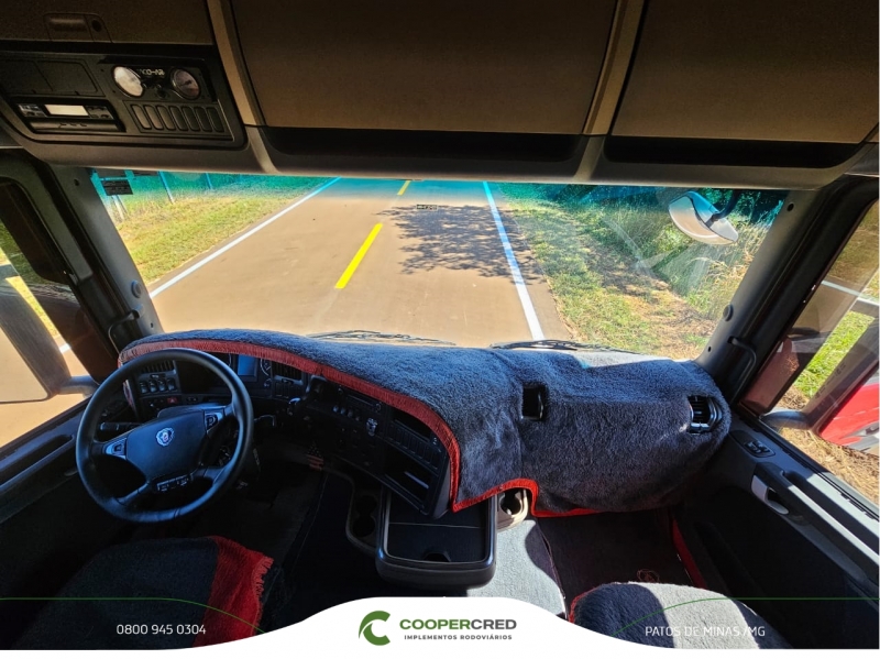 Scania R440 6x4 Vermelha 2014