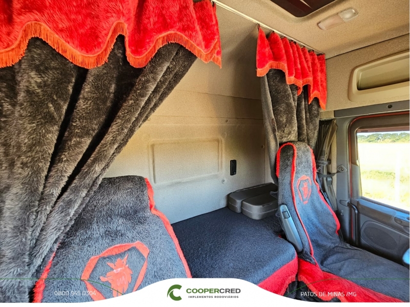 Scania R440 6x4 Vermelha 2014