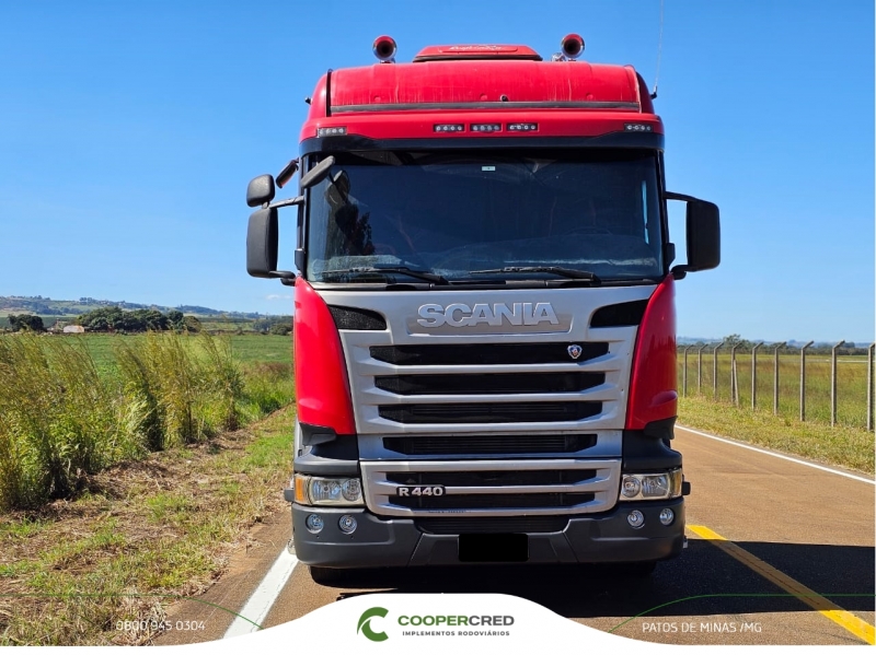 Scania R440 6x4 Vermelha 2014