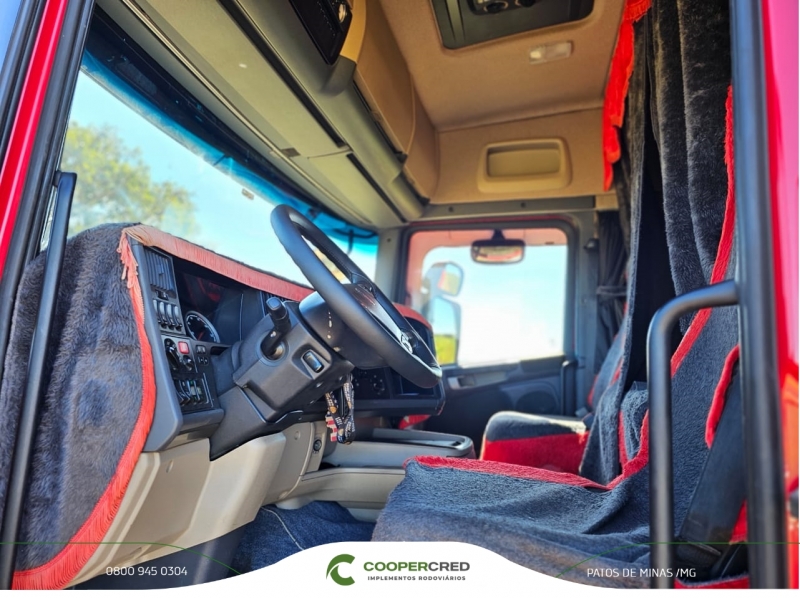 Scania R440 6x4 Vermelha 2014