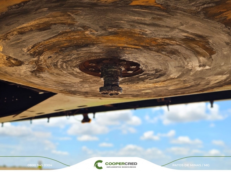 Graneleira 4º Eixo 23/24 13,50m x 1,80m Assoalho de Chapa