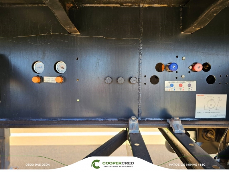 Graneleira 4º Eixo 23/24 13,50m x 1,80m Assoalho de Chapa