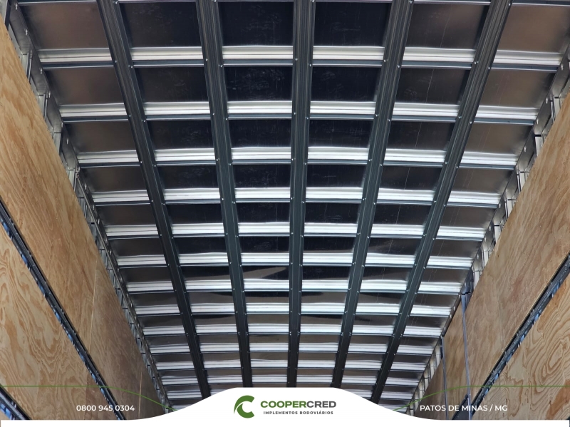 Baú Facchini 25/26 30 Paletes Interior em Compensado