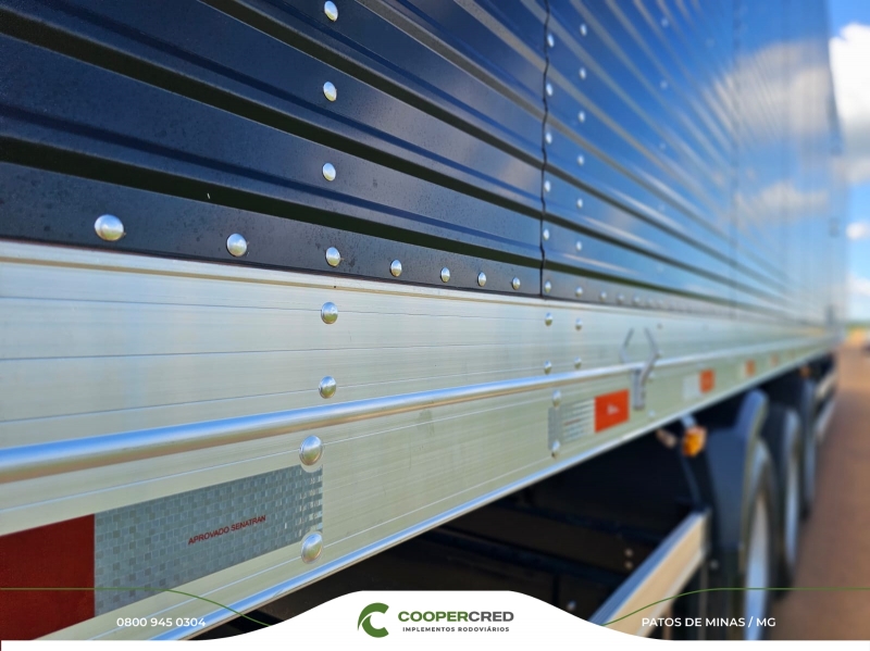 Baú Facchini 25/26 30 Paletes Interior em Compensado