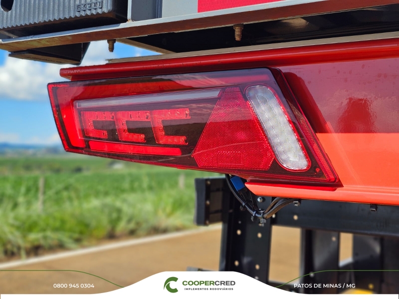 Baú Facchini 25/26 30 Paletes Interior em Compensado