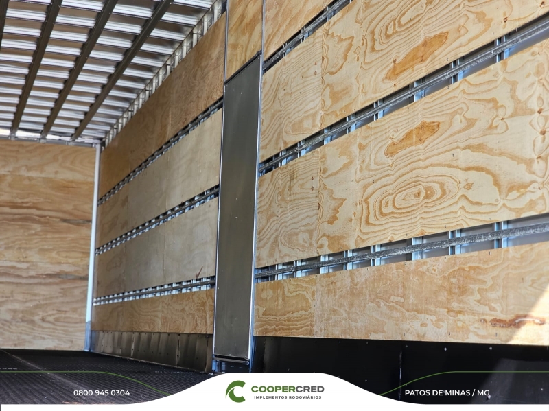 Baú Facchini 25/26 30 Paletes Interior em Compensado