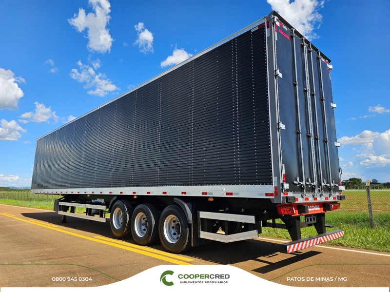 Baú Facchini 25/26 30 Paletes Interior em Compensado