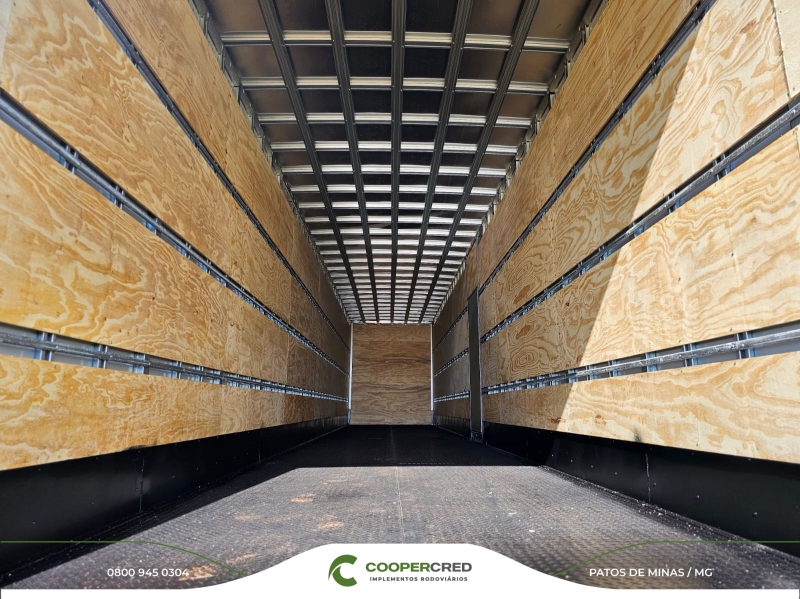 Baú Facchini 25/26 30 Paletes Interior em Compensado