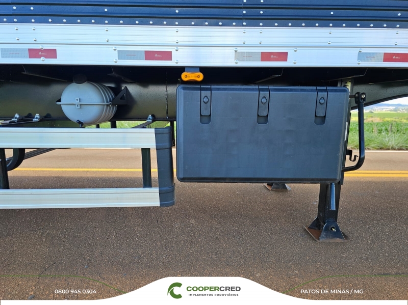 Baú Facchini 25/26 30 Paletes Interior em Compensado