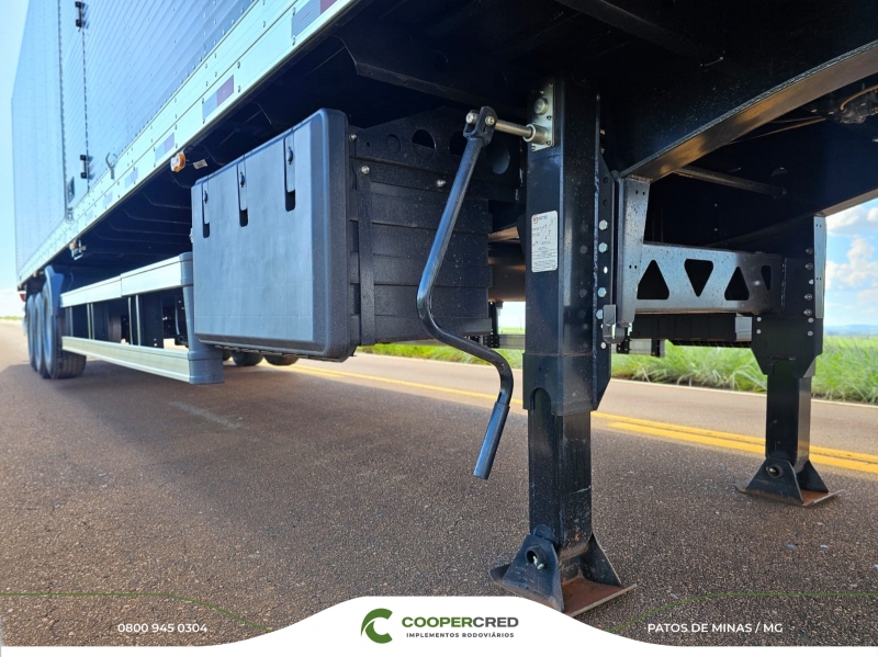 Baú Facchini 25/26 30 Paletes Interior em Compensado