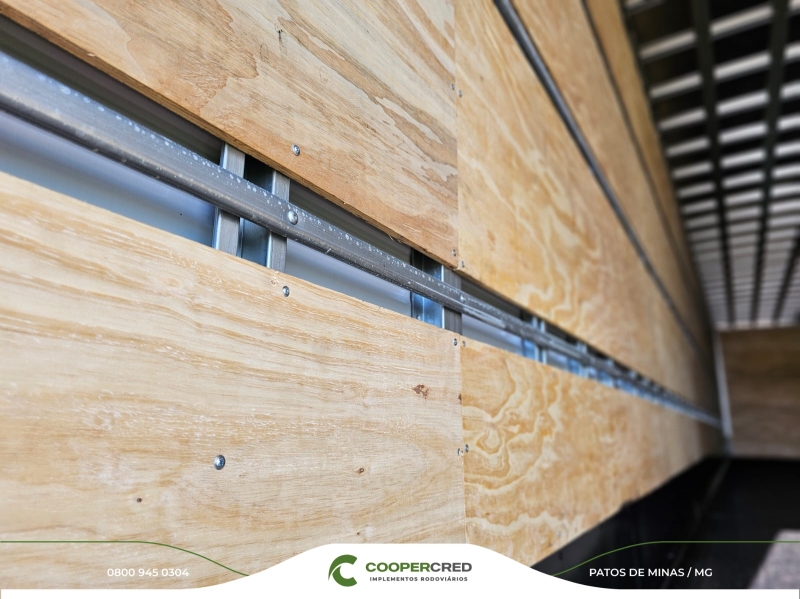 Baú Facchini 25/26 30 Paletes Interior em Compensado