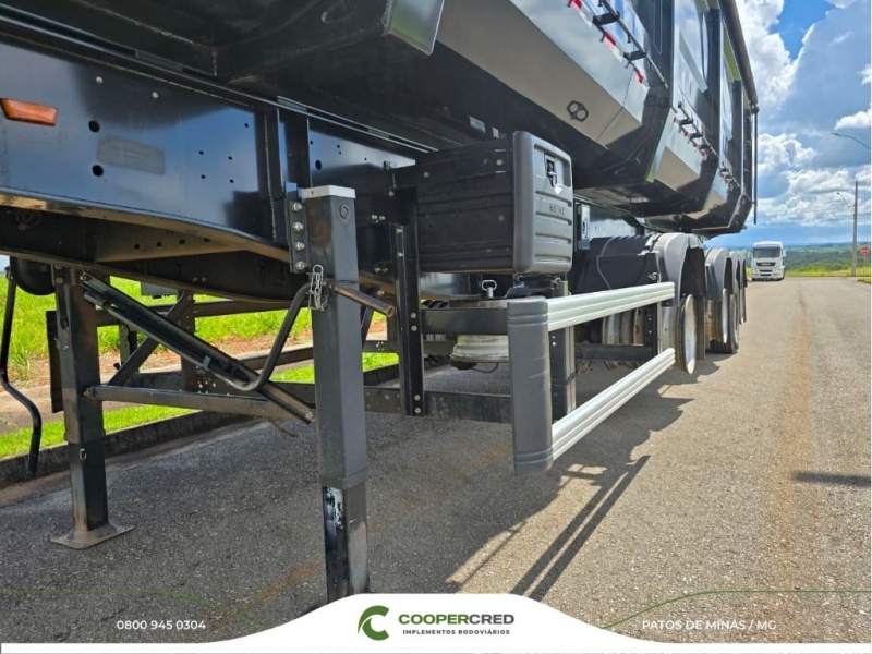 Basculante 4º Eixo Randon Preta 2024/2024 55m³