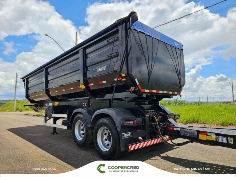 Rodoçacamba Librelato Preta com Pneus e Lona Fácil 23/24