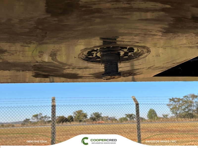 Graneleira 4º Eixo Guerra 25/26 Assoalho de Chapa