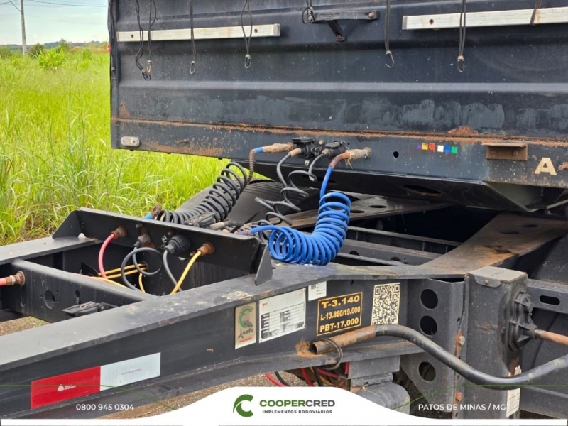 Rodotrem Graneleiro Facchini Preta 2021 Assoalho de Chapa