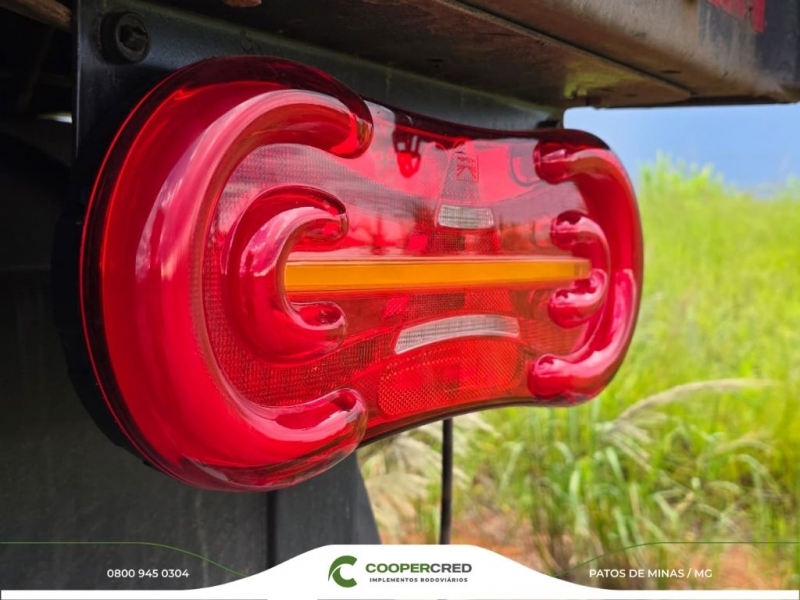 Rodotrem Graneleiro Facchini Preta 2021 Assoalho de Chapa