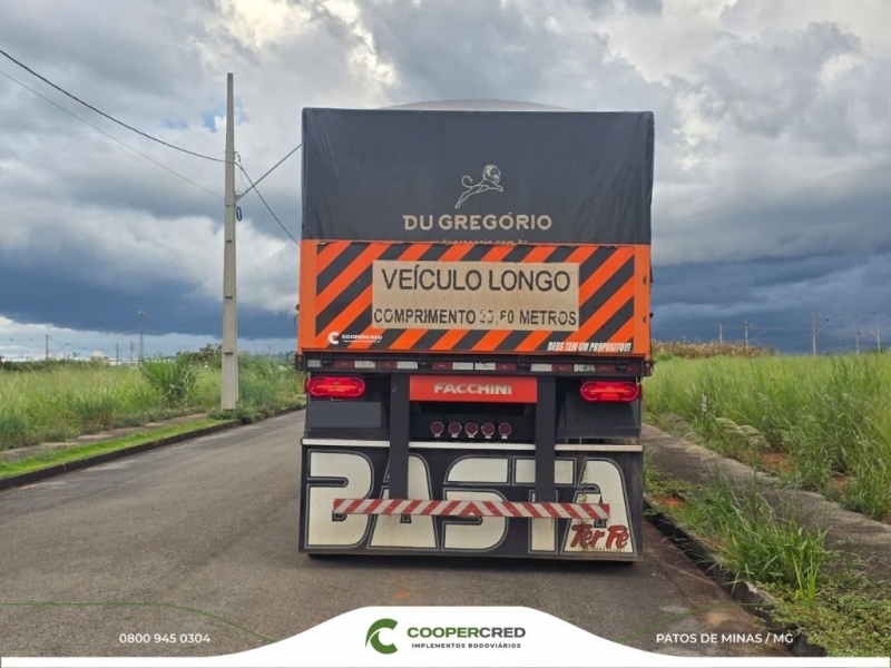 Rodotrem Graneleiro Facchini Preta 2021 Assoalho de Chapa