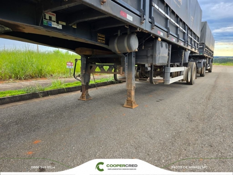 Rodotrem Graneleiro Facchini Preta 2021 Assoalho de Chapa