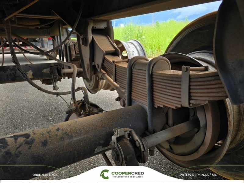 Rodotrem Graneleiro Facchini Preta 2021 Assoalho de Chapa