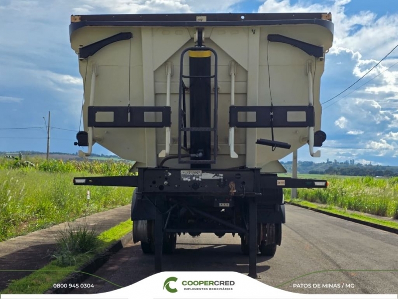 Basculante Randon Branca 2022/2023 25 M³